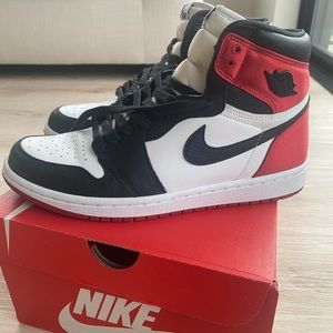 Wmns Air Jordan 1 Retro High 'Satin Black Toe'